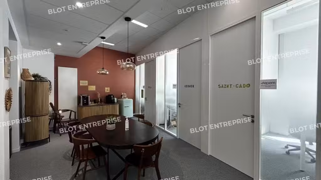 A louer bureaux 243m² PMR à Rennes gare TGV