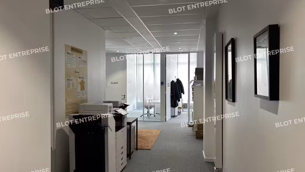A louer bureaux 243m² PMR à Rennes gare TGV