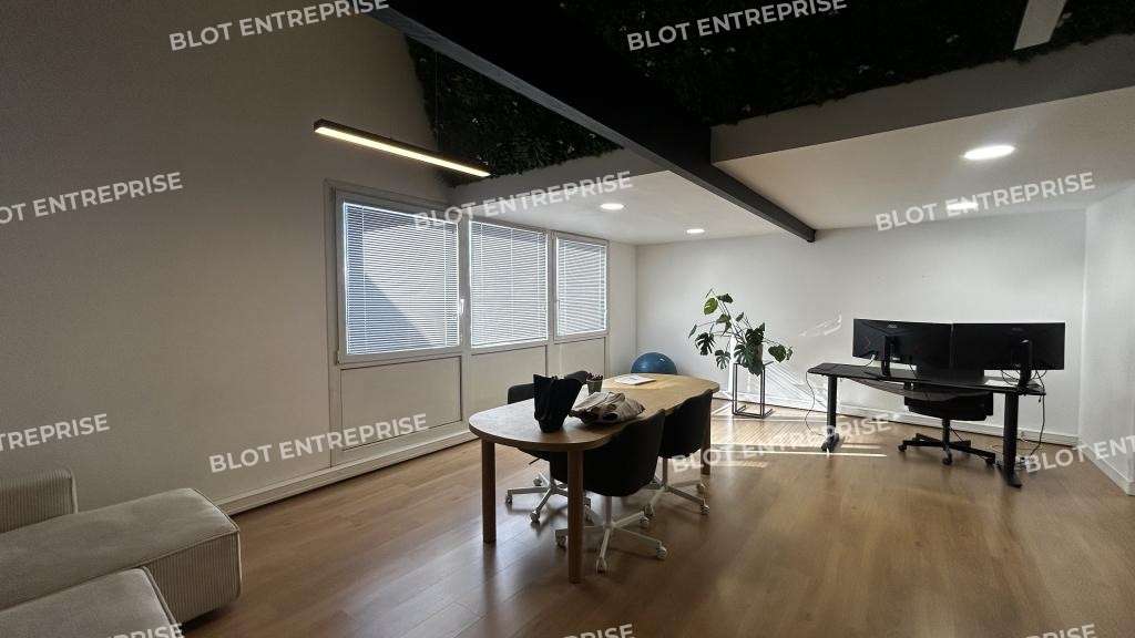 A louer bureaux rénovés 350m² accès PMR Rennes