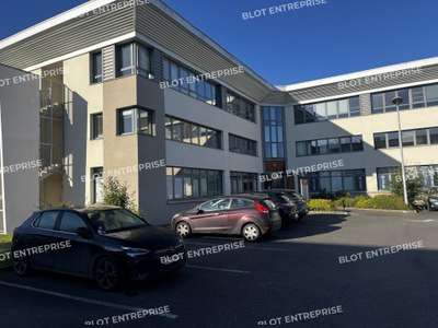 A louer bureau rénové 235m² à Saint-Grégoire