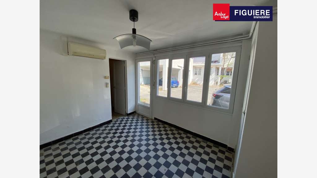 Loue bureaux de 76m² proche gare à Salon de Pce