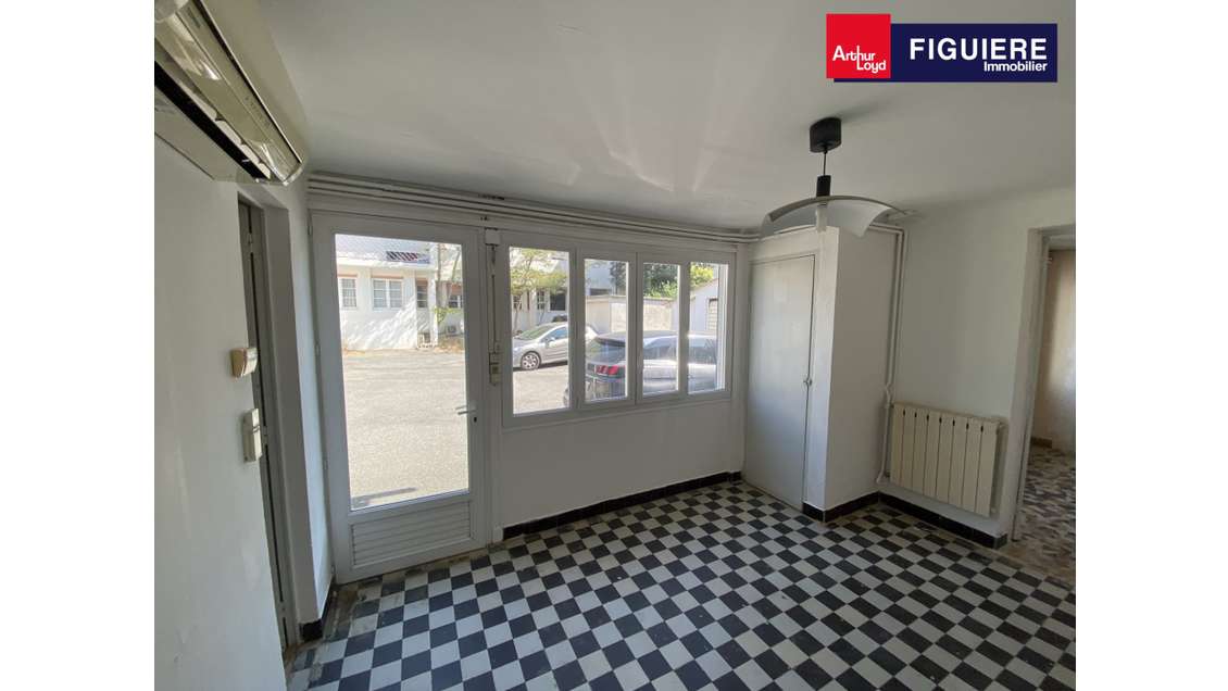 Loue bureaux de 76m² proche gare à Salon de Pce