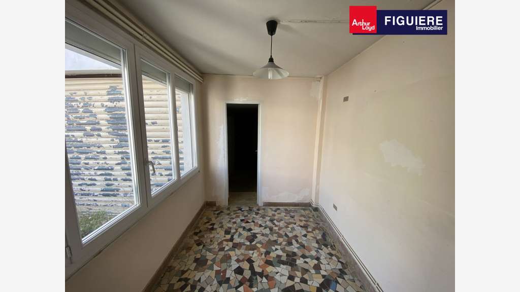 Loue bureaux de 76m² proche gare à Salon de Pce