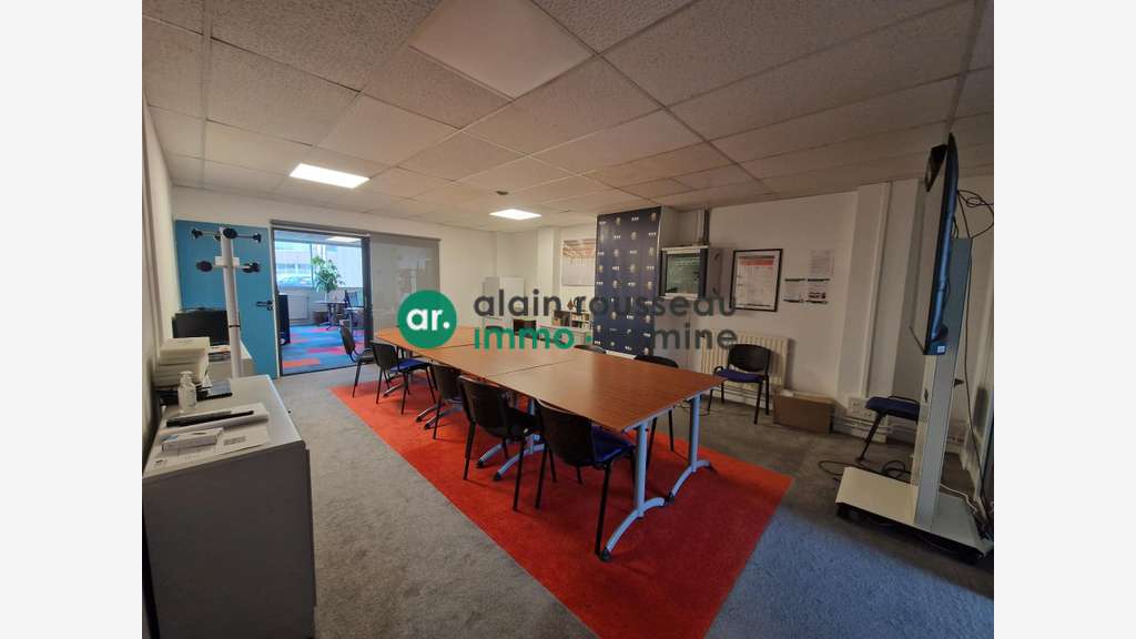 A louer bureaux lumineux rénovés 129m² à Beaucouzé