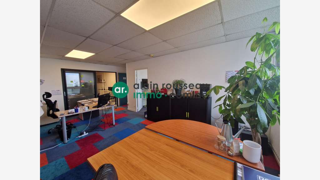 A louer bureaux lumineux rénovés 129m² à Beaucouzé
