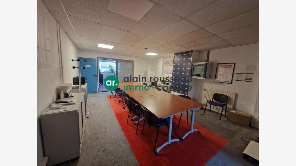 A louer bureaux lumineux rénovés 129m² à Beaucouzé