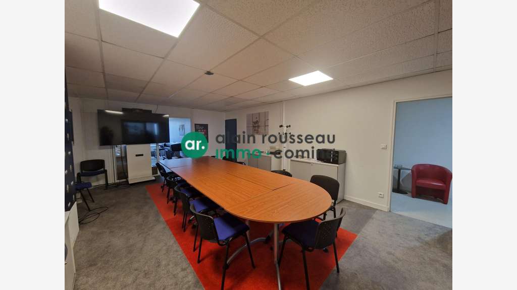 A louer bureaux lumineux rénovés 129m² à Beaucouzé
