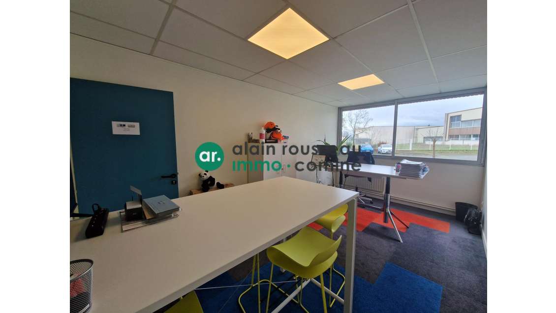 A louer bureaux lumineux rénovés 129m² à Beaucouzé