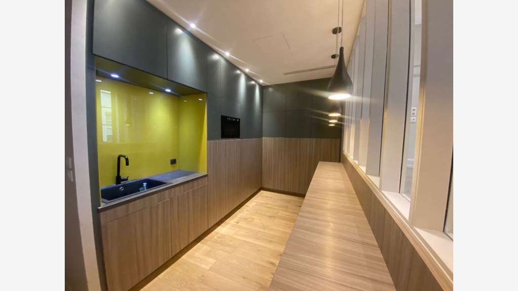 A louer bureaux rénovés et climatisés 176m² Lyon 1