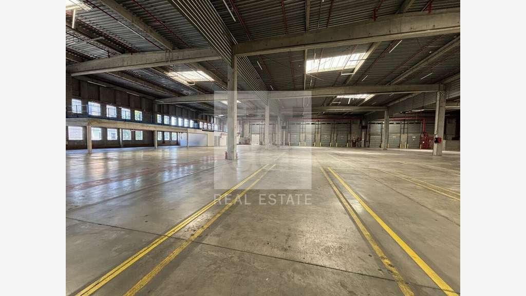 A louer bureaux 1827m² Vénissieux Parc Moulin Vent
