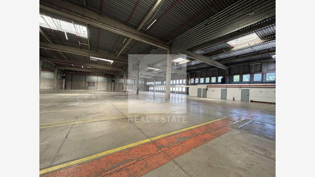 A louer bureaux 1827m² Vénissieux Parc Moulin Vent