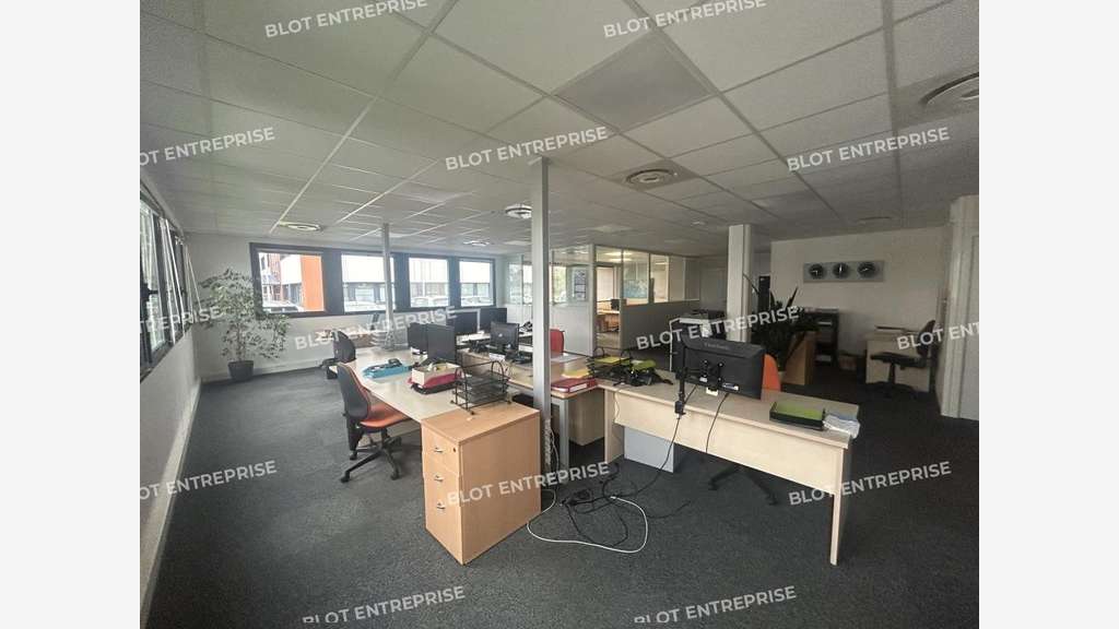 A louer plateau de bureaux 602m² RDC à Rezé
