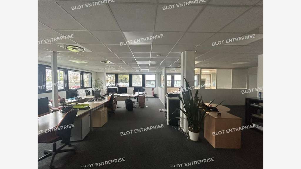 A louer plateau de bureaux 602m² RDC à Rezé