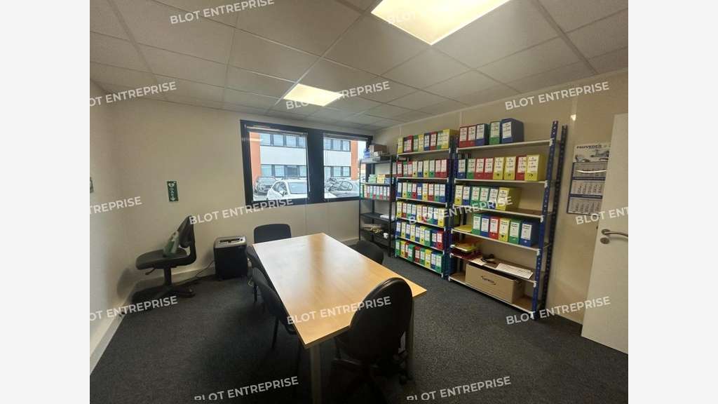 A louer plateau de bureaux 602m² RDC à Rezé