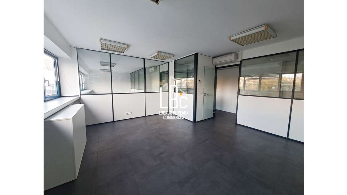 A louer espace de bureaux 102m² R+1 à Rezé