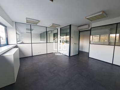 A louer espace de bureaux 102m² R+1 à Rezé