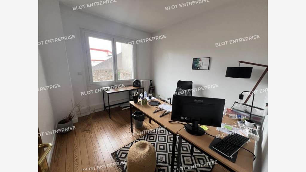 A louer bureaux 200m² à Rezé