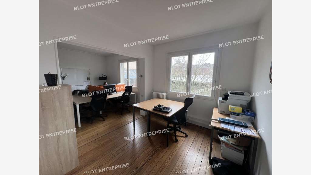 A louer bureaux 200m² à Rezé