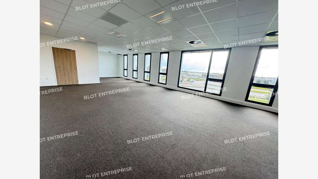 A louer bureaux neufs divisibles Nantes Sud
