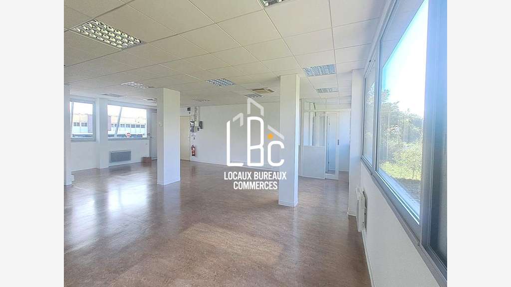 A louer bureau 170m² excellent état à Rezé