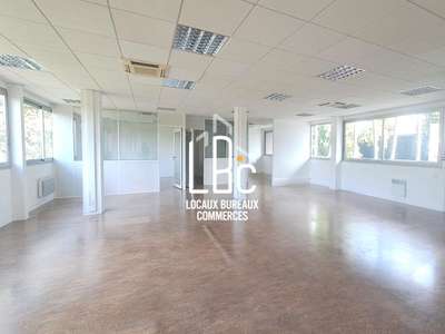 A louer bureau 170m² excellent état à Rezé