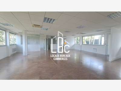 A louer bureau 170m² excellent état à Rezé