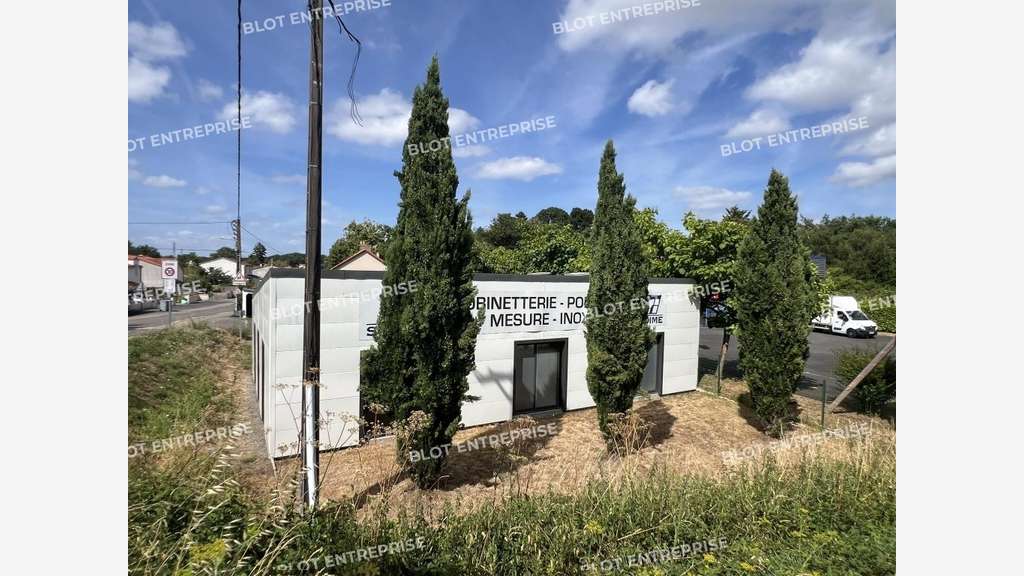 A louer bâtiment indépendant bureaux 240m² à Rezé