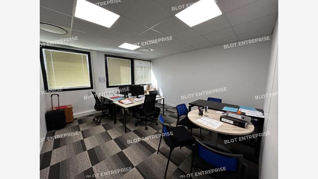 A louer bureaux 169m² à Rezé