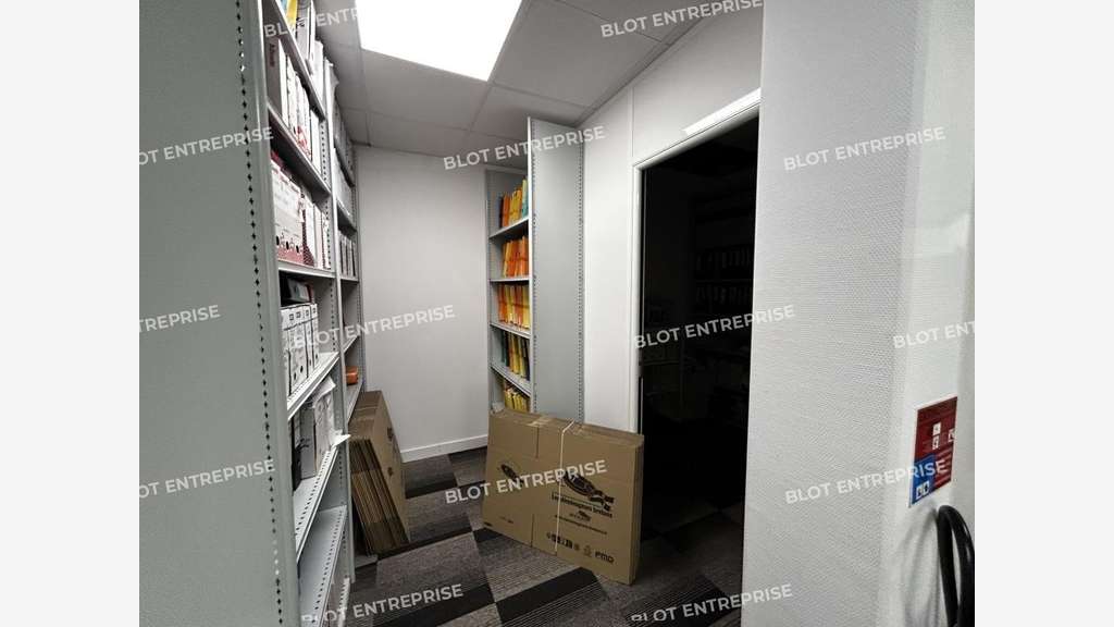 A louer bureaux 169m² à Rezé