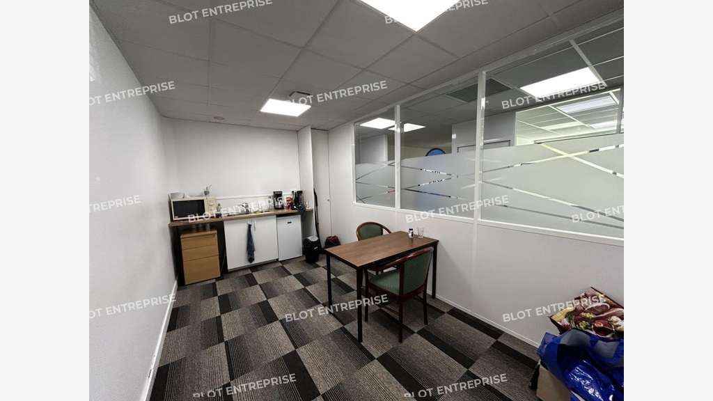A louer bureaux 169m² à Rezé