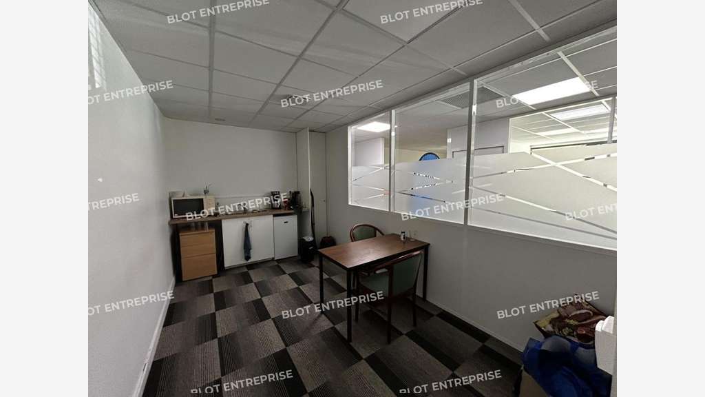 A louer bureaux 169m² à Rezé
