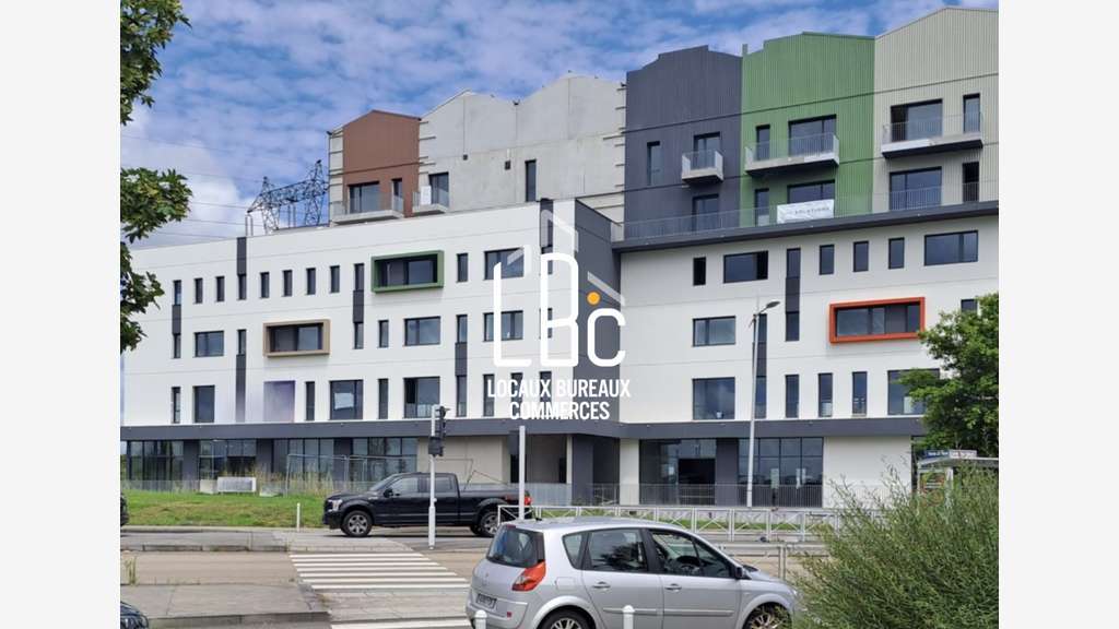 Plateau de bureaux neuf 441m² R+1 Rezé Nantes Sud