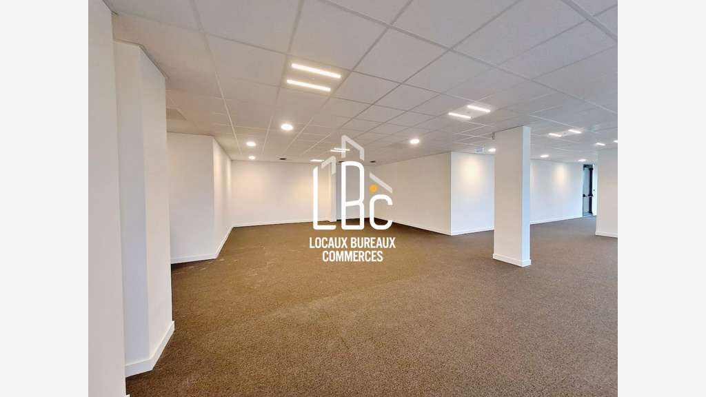 Plateau de bureaux neuf 441m² R+1 Rezé Nantes Sud