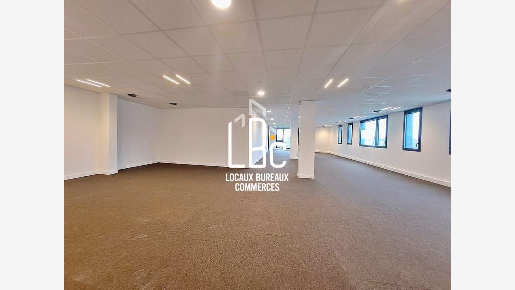 Plateau de bureaux neuf 441m² R+1 Rezé Nantes Sud