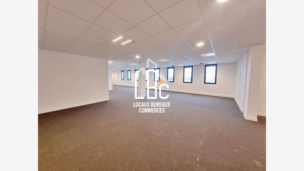 Plateau de bureaux neuf 441m² R+1 Rezé Nantes Sud