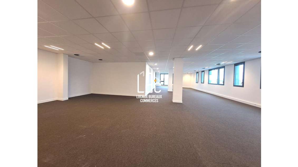 Plateau de bureaux neuf 441m² R+1 Rezé Nantes Sud