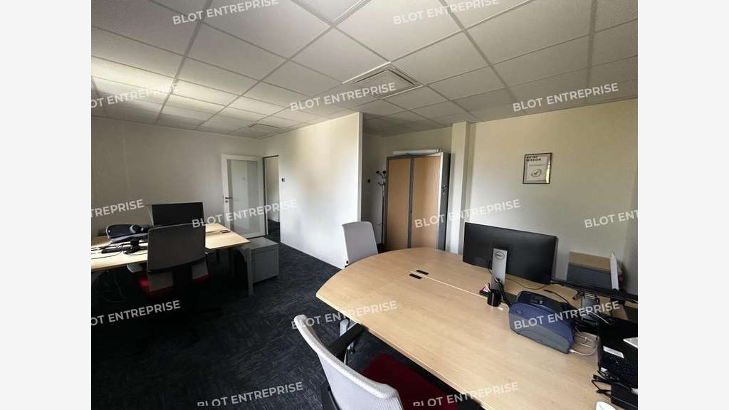 A louer bureaux récents 69m² empl stratégique Rezé