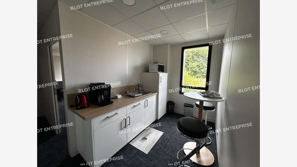 A louer bureaux récents 69m² empl stratégique Rezé