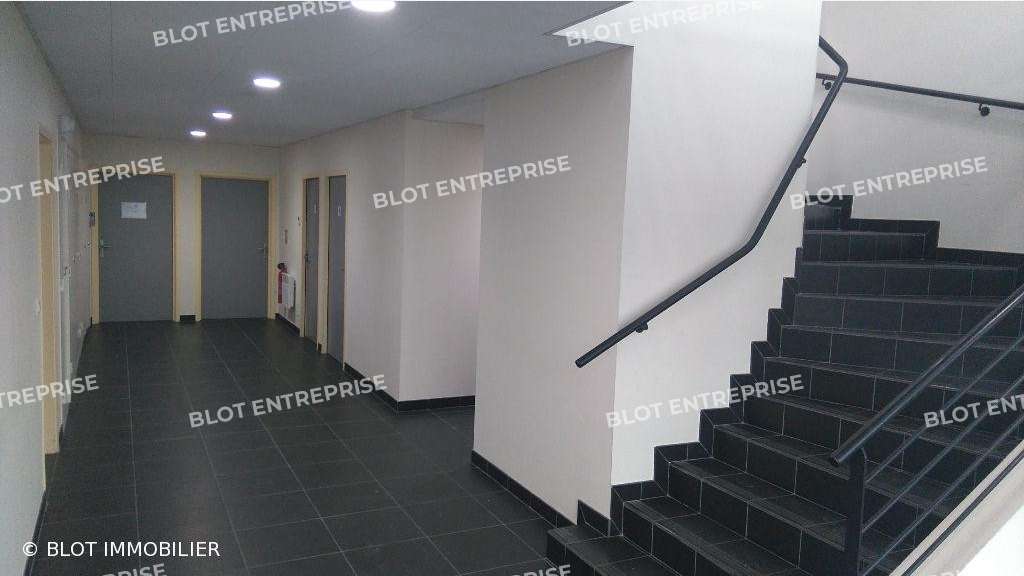 A louer bureaux de 214,10m² à Rezé Nantes SUD