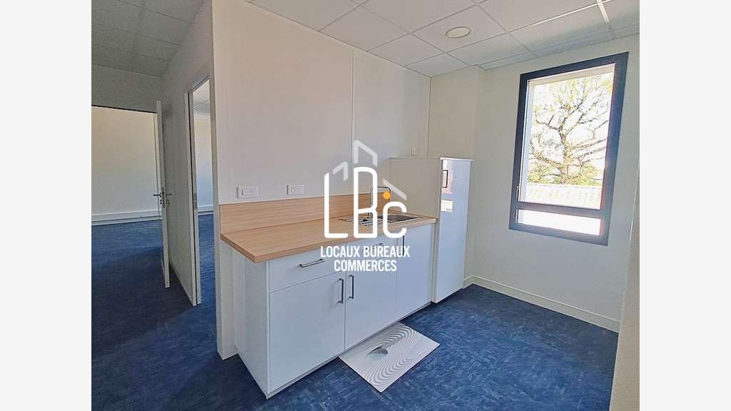 A louer bureaux 69m² Rezé bon accès périphérique