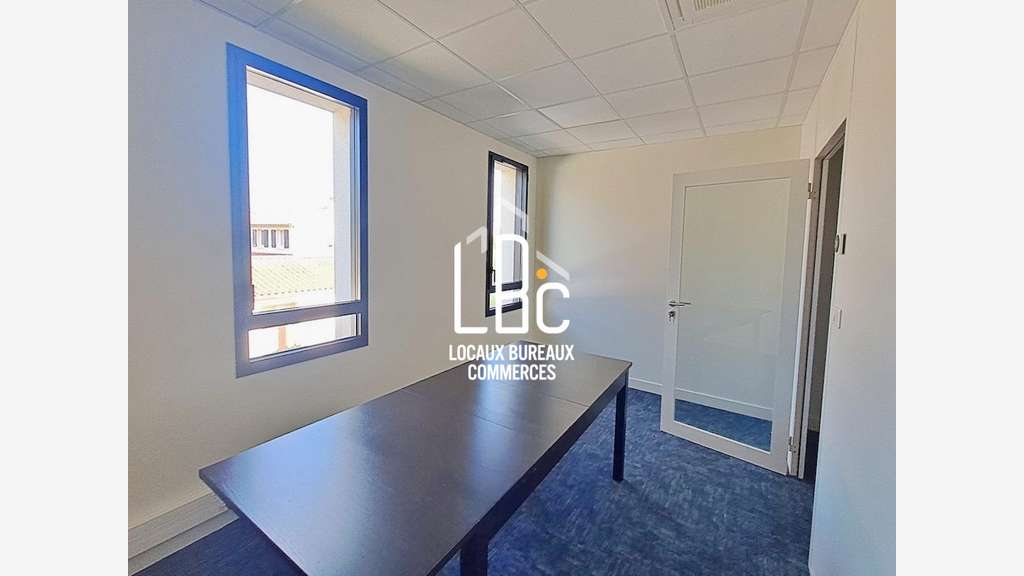 A louer bureau 71m² Rezé accès rapide périphérique