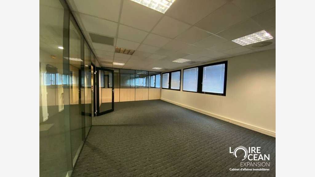 Opportunité bureaux 430m² à louer à Rezé