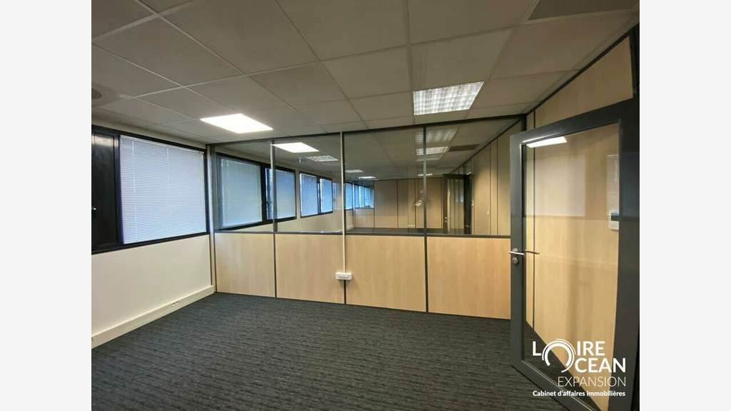 Opportunité bureaux 430m² à louer à Rezé