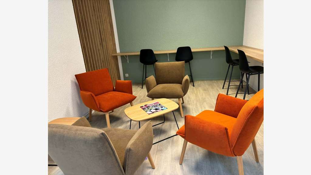 À louer bureaux de 18 à 64m² en pépinière à Rezé