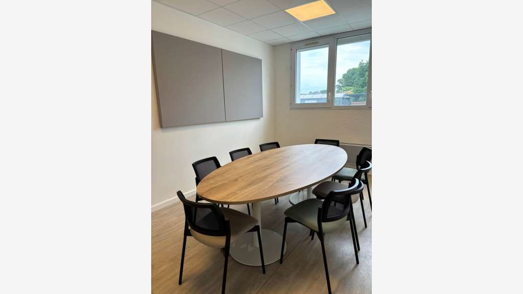 À louer bureaux de 18 à 64m² en pépinière à Rezé