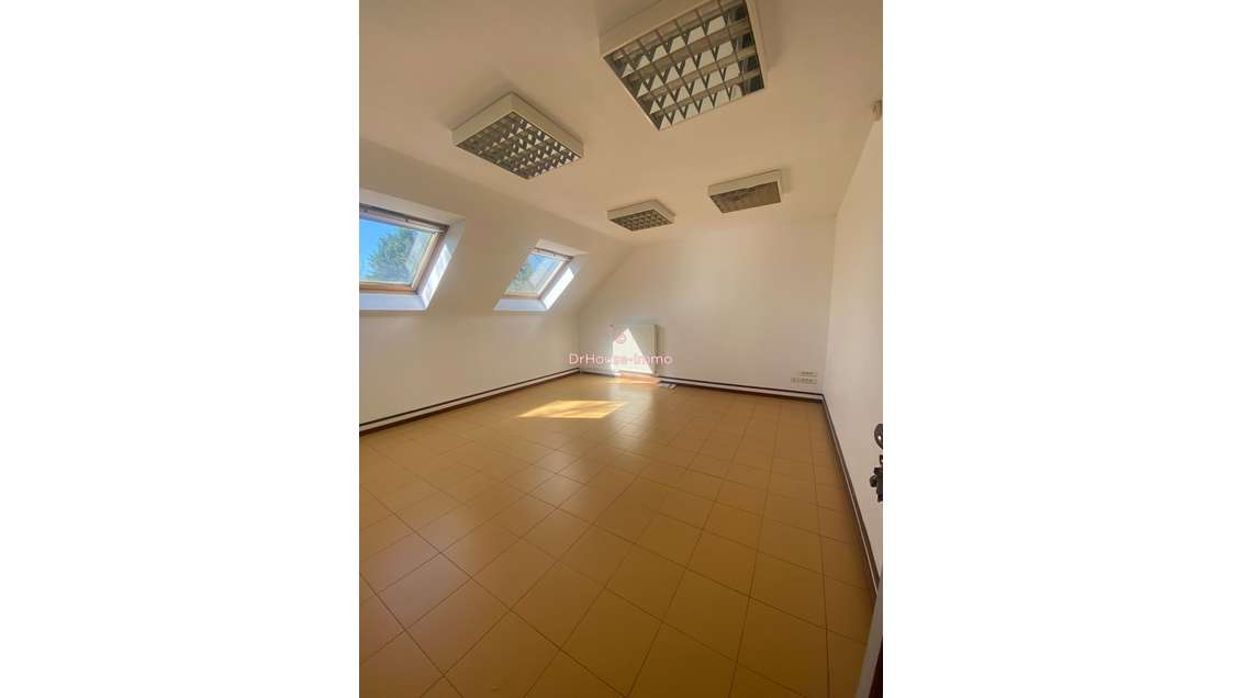 A louer bureau 20m² R+1 à Rieulay