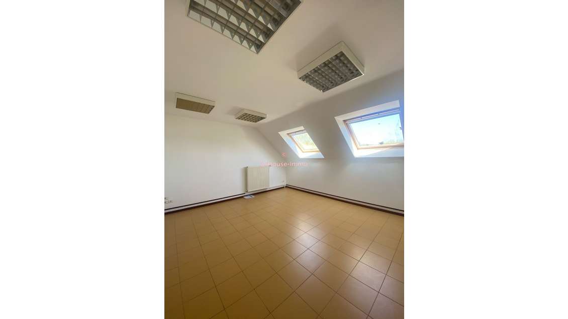 Bureau lumineux & climatisé – 20m² à Rieulay