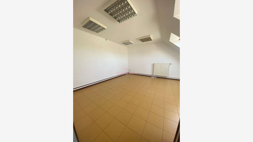 Bureau Lumineux & Climatisé 20m² à Rieulay  