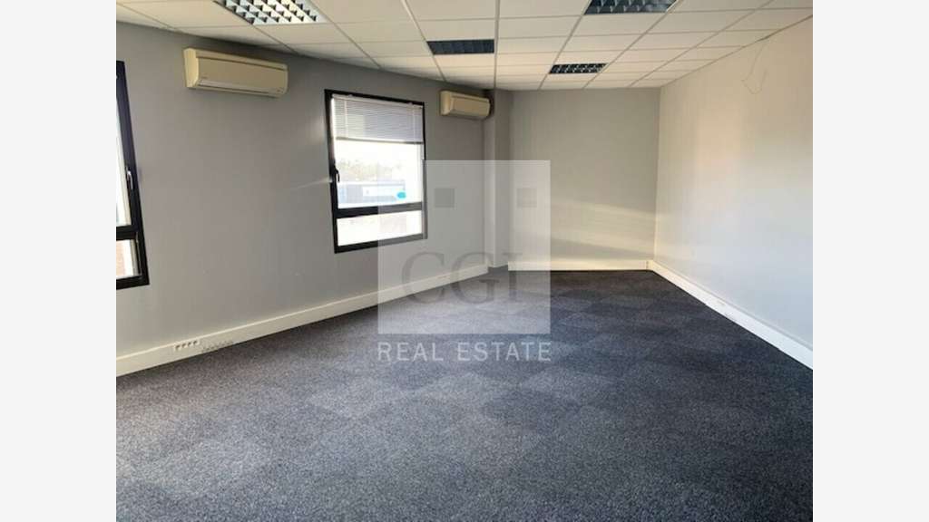 A louer bureaux 334m² à Rillieux-la-Pape