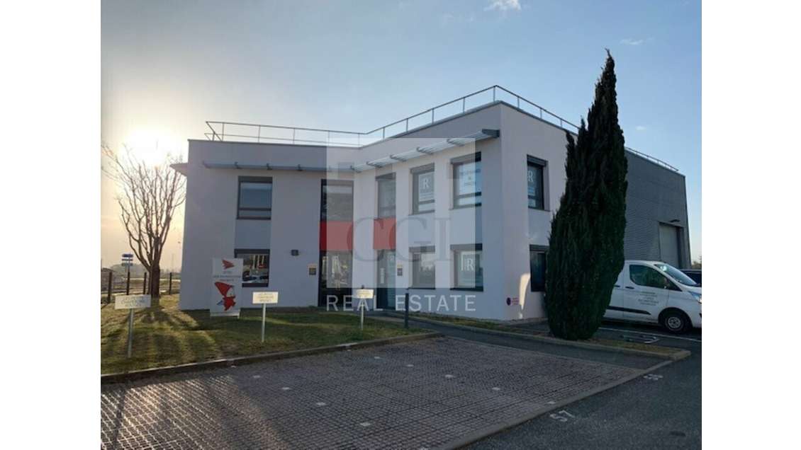 A louer bureaux 334m² à Rillieux-la-Pape